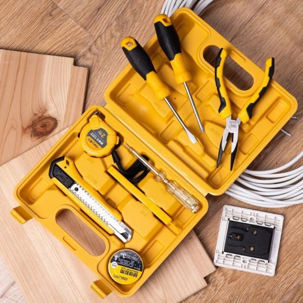 Deli Tools EDL1008J – 8-delni komplet orodja