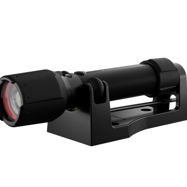 Ročna polnilna svetilka Ledlenser P7R Pro, 2025, Črna
